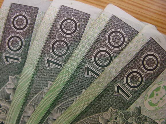 100 zloty bills